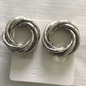 Woman’s Clip on Earrings color sliver. They can dress up any outfit